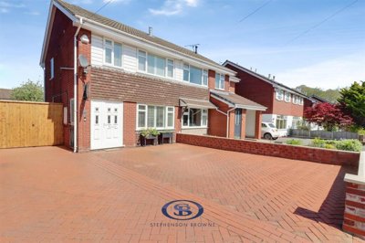 Property on Oakmere Close, CW11 1WN