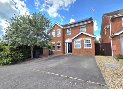 Property on The Gallops, GL2 5GB