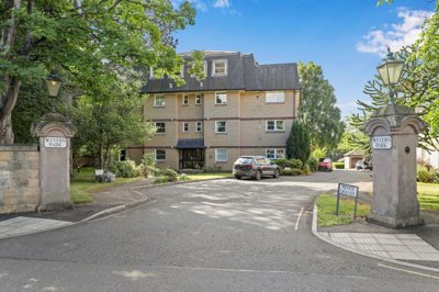 Property on EH9 2JY