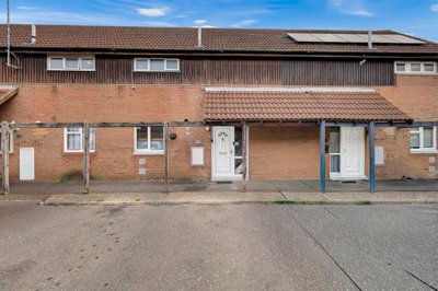 Property on Great Ranton, SS13 1JW