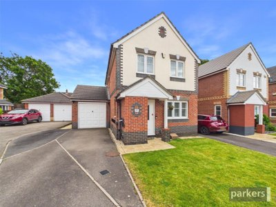 Property on Amber Close, RG6 7ED