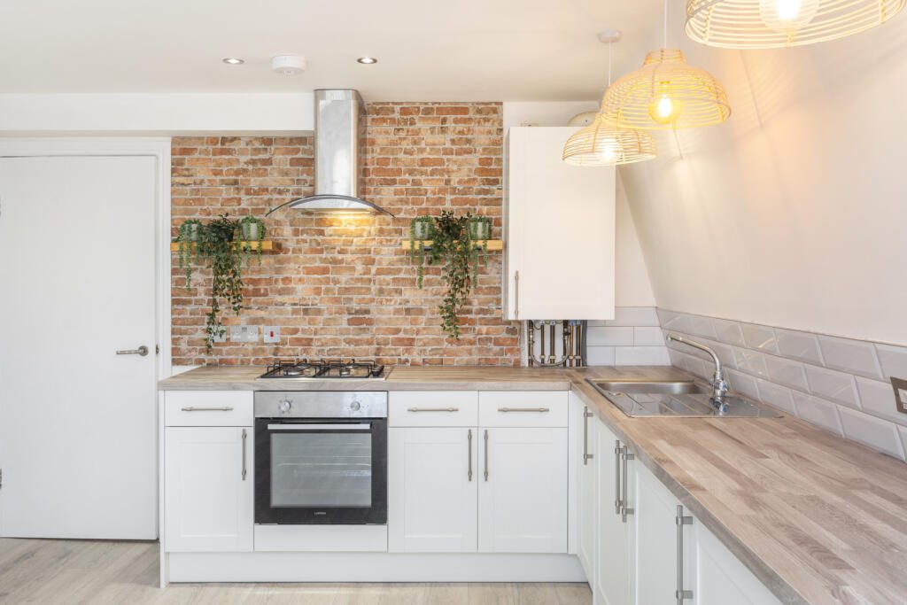 Waterloo House, 
7 Byron Street, E14