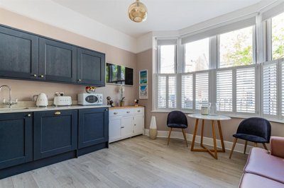 Property on CF24 3PG