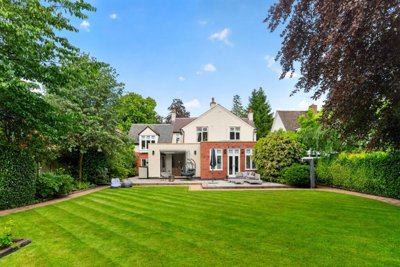 Property on Hillmorton Road, CV22 5AP