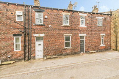 Property on Primrose Hill, WF17 0QA