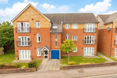Property on RH6 9RN