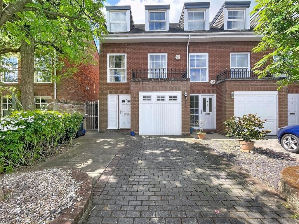 Terraced House