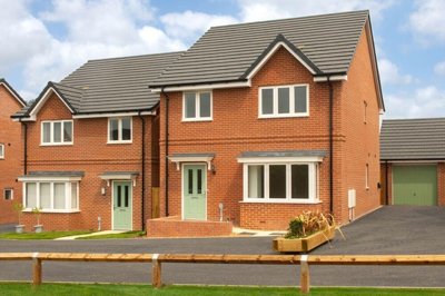 Property on NN11 4NN