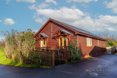 Property on PL13 1PR