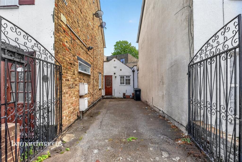Terraced House