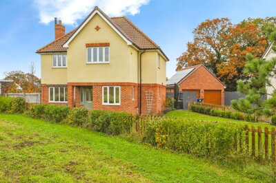 Property on Wellington Close, IP29 4WE