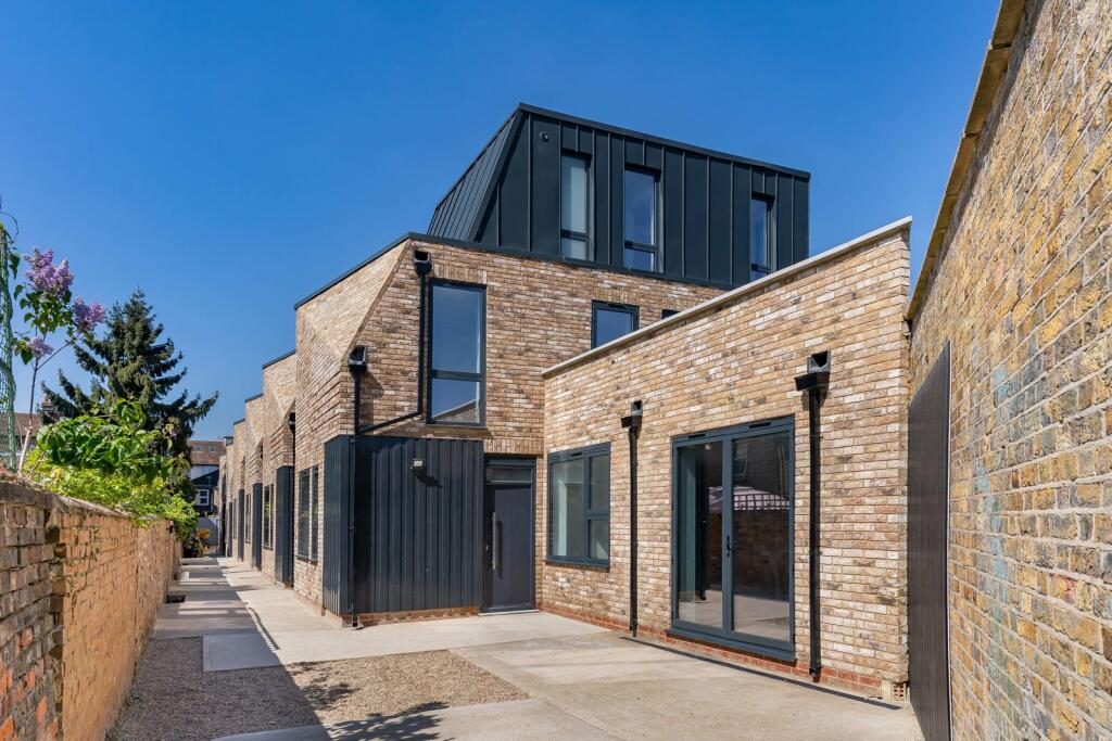 Terraced House
