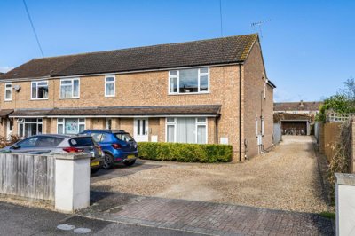 Property on Fullwell Close, OX14 1JX