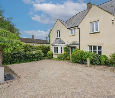 Property on Church Green, OX28 4BR