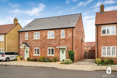 Property on Sandown Road, OX26 1BU