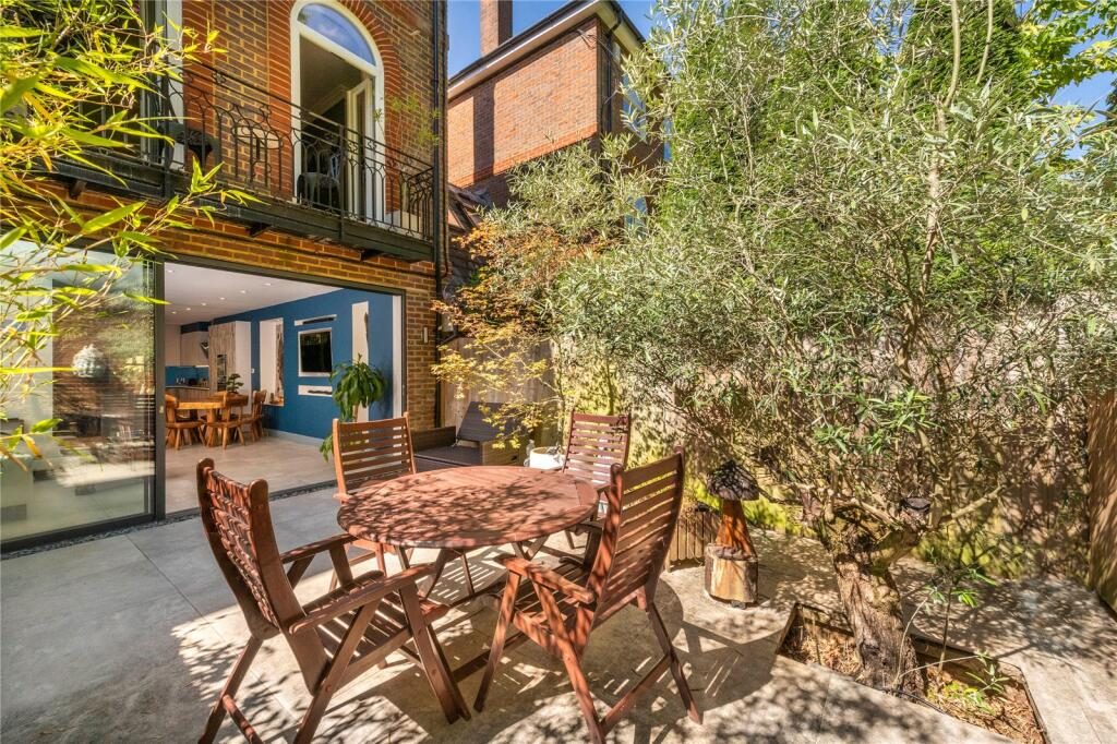 Property main image
