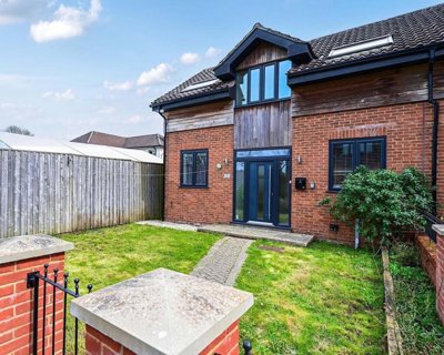 Property on RG25 2PN