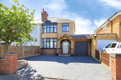Property on Highfield Road, DY10 2TL