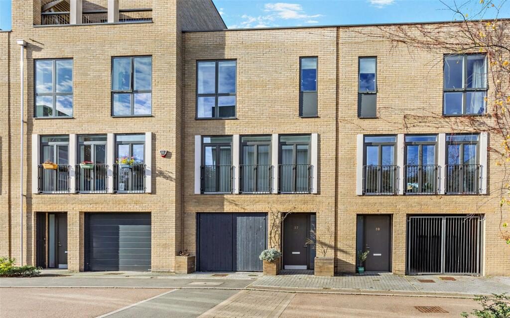 Terraced House