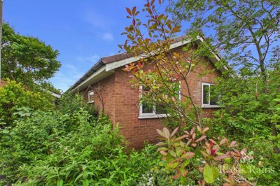 Property on Brook Meadow, PR4 0AA
