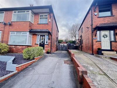 Property on Lynwood Crescent, LS12 4AT