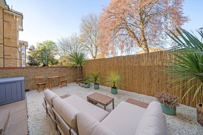 Property on SE13 5EA