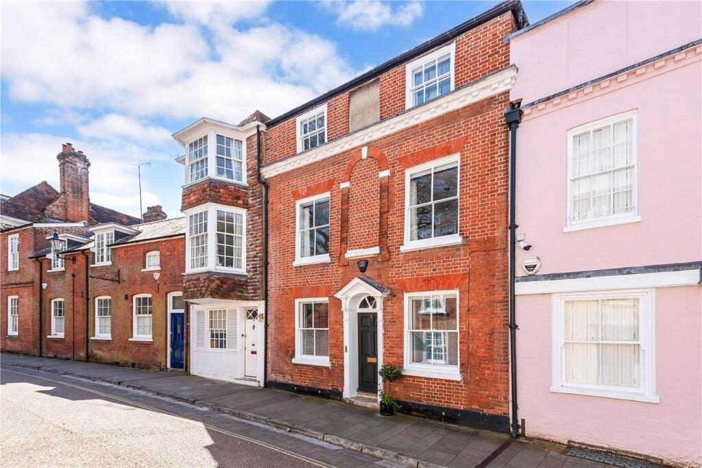 Property main image