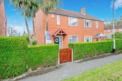 Property on Tong Way, LS12 5NB