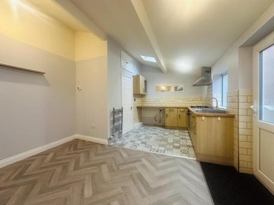 Property on High Street, LN5 8JA