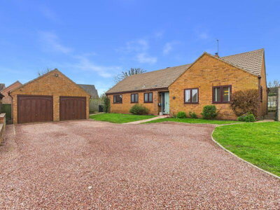 Property on Box Tree Close, WR8 9BX