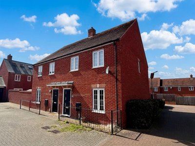 Property on Turnside Street, MK18 7RZ
