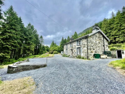 Property on SY20 9RR