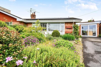 Property on Manning Close, BA5 2XT