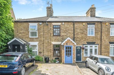Property on Junction Road, CM14 5JH