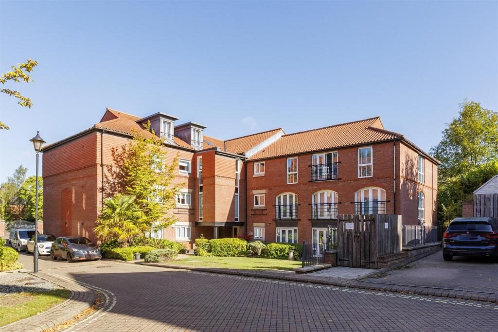 Property main image