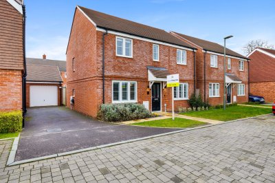 Property on Woodhouse Field Lane, RH6 8NY