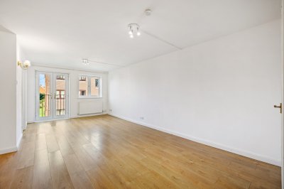 Property on Sequoia Park, RH11 8UA