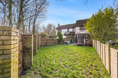 Property on Burns Close, RH12 5PF