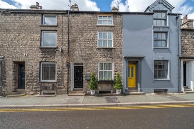 Property on Burneside Road, LA9 4RL