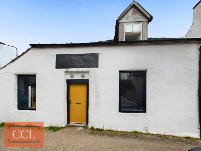 Property on PA32 8TX