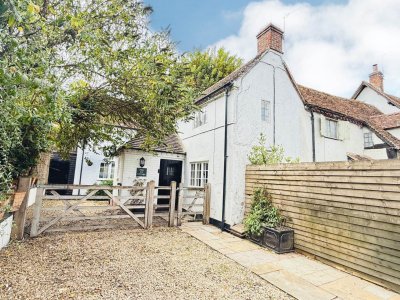 Property on London Road, OX11 9PD