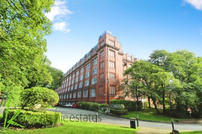 Property on Blackburn Road, BL1 7LS