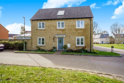Property on Hazeldene Close, OX29 4AD