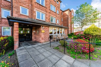 Property on Lochwinnoch Road, PA13 4DW