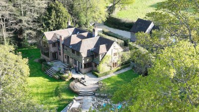 Property on Broad Lane, RG7 6QG