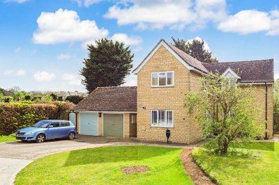 Property on Manor Close, OX29 4ER