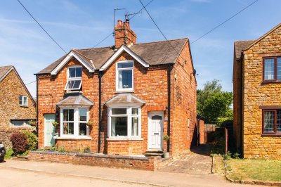 Property on Spring Lane, OX17 1RJ