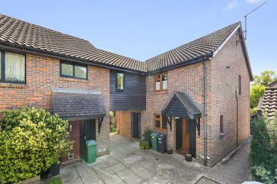 Property on Stockfield, RH6 9DP