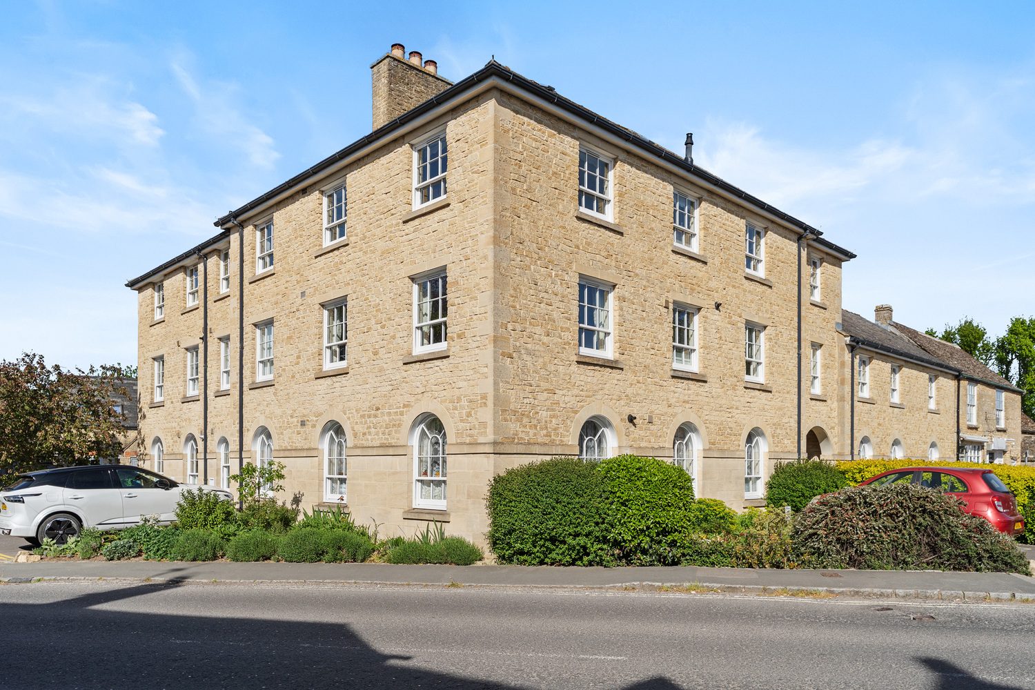Property main image