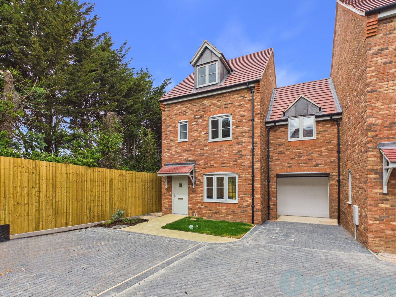 10 Chancel Close, Eagle Farm, Milton Keynes, Buckinghamshire